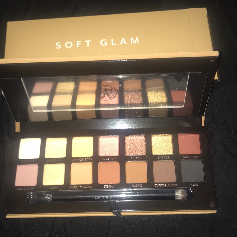 Anastasia soft glam palette